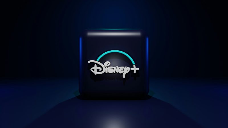 Ações da Disney caem após frustração com receita, mas fusão com Hulu e desempenho em parques animam investidores